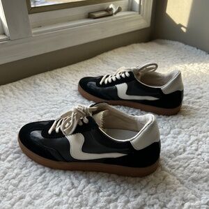 Dolce Vita Notice Black Suede